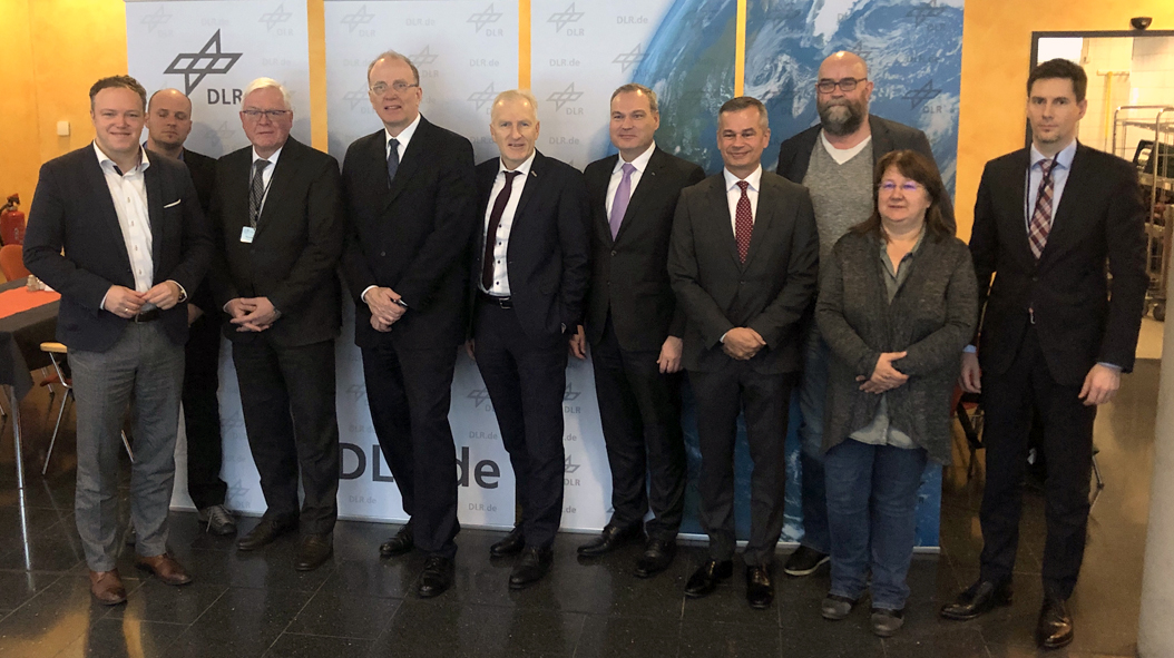 Politiker Frühstück zum Thema Raumfahrt im Thüringer Landtag