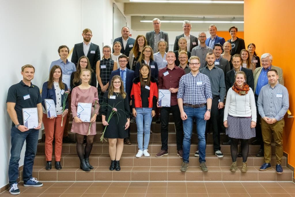 Gruppenbild_Deutschlandstipendium_komprimiert.jpg